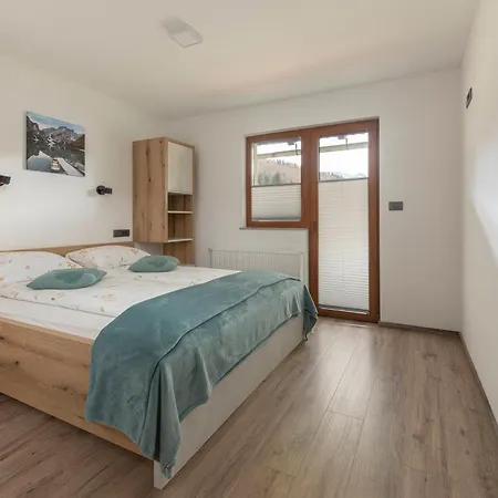 בית הארחה Apartmaji Hodak 3*